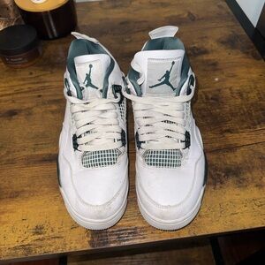 Jordan 4’s oxidized green